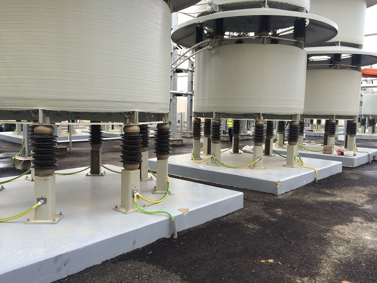 CAPACITORS AND REACTORS INSTALLATION